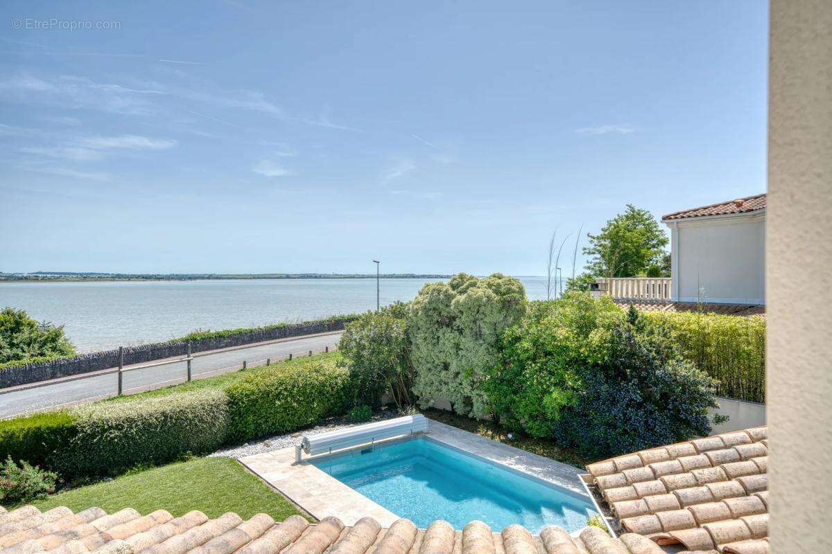 Maison à MESCHERS-SUR-GIRONDE