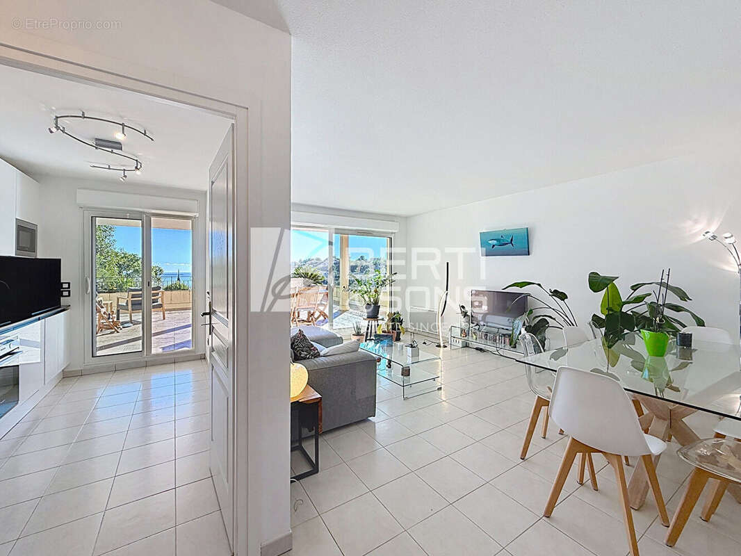 Appartement à MANDELIEU-LA-NAPOULE