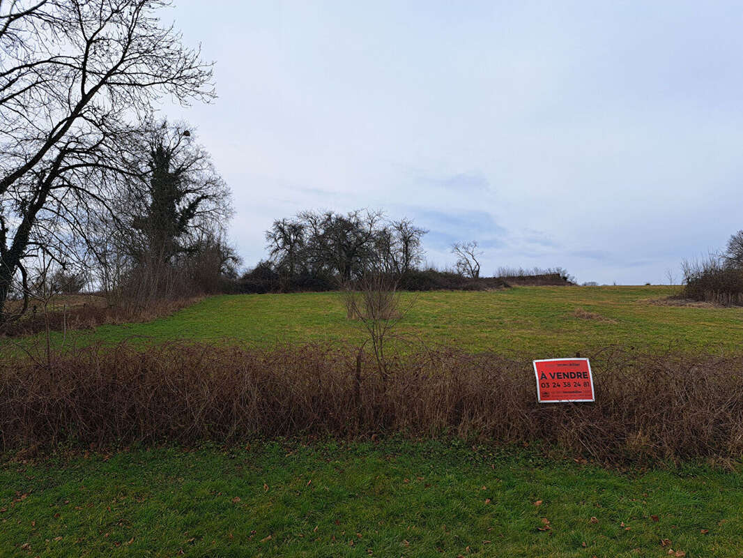 Terrain à NOVION-PORCIEN