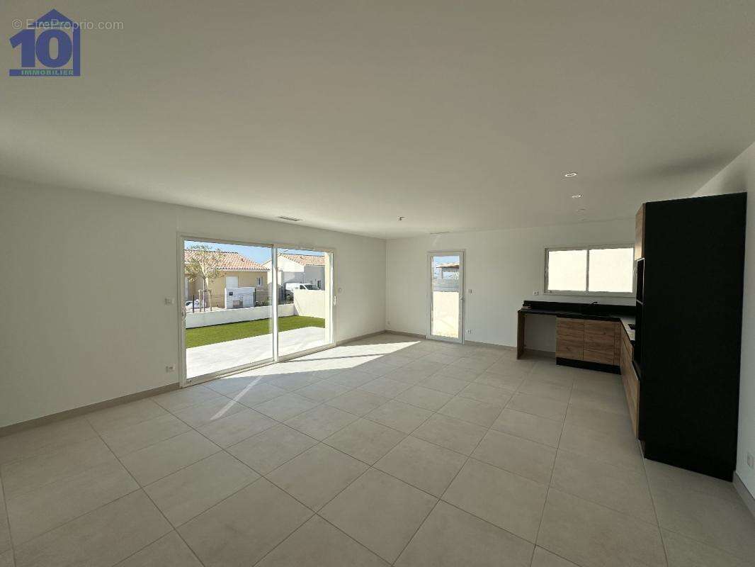 Maison à NISSAN-LEZ-ENSERUNE