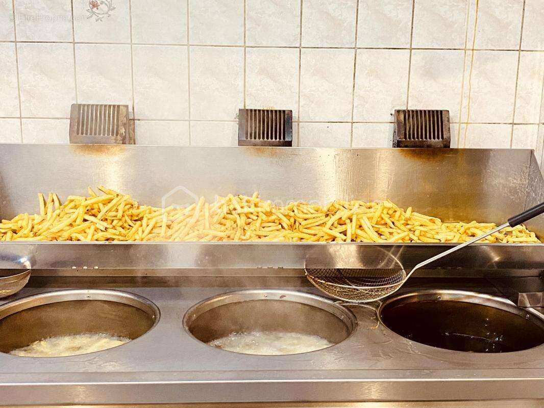 Commerce à PEROUGES