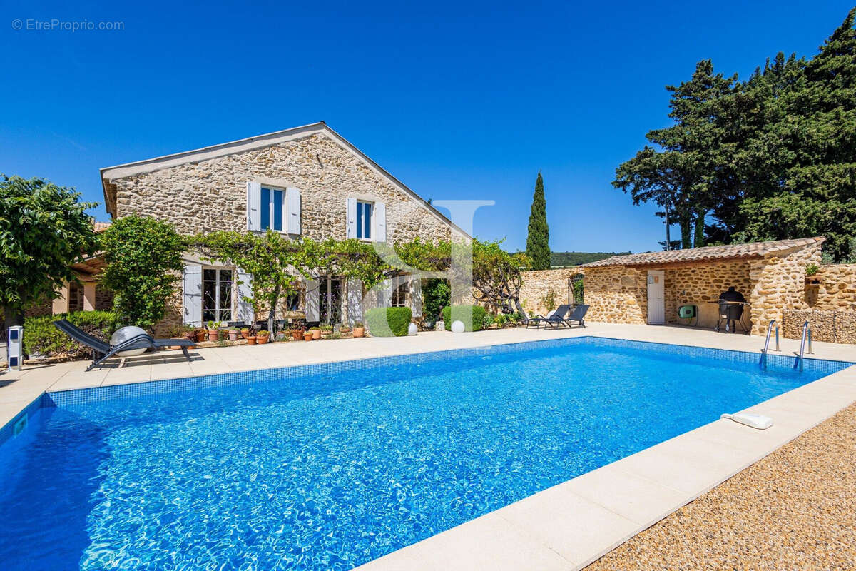 Maison à UCHAUX