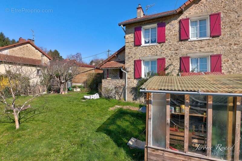 Maison à LE PALAIS-SUR-VIENNE