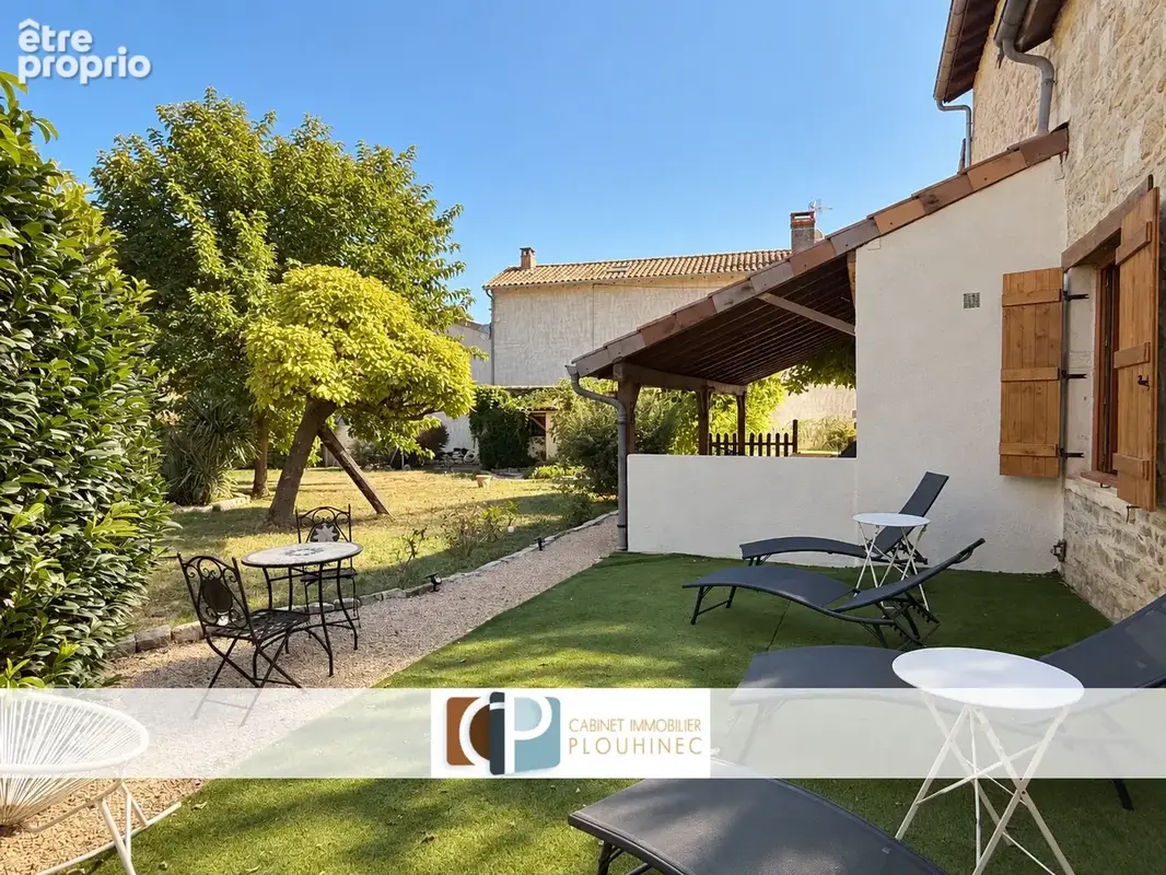 Sancé   Maison ancienne entièrement rénovée avec jardin arboré - photo 3