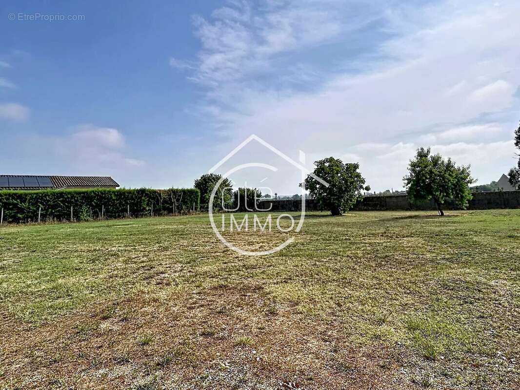 Flaujagues : Maison de campagne de 110 m² avec jardin, garage et dépendances - photo 16