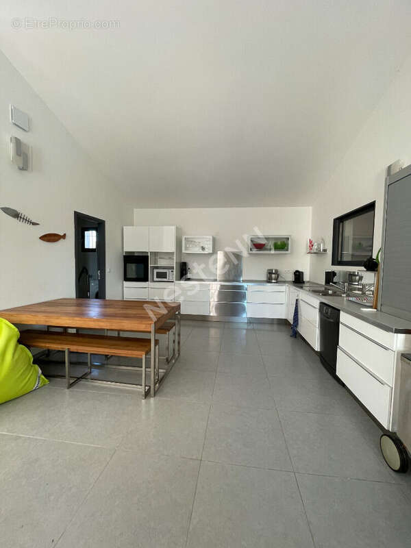 À vendre ? Belle villa avec piscine à quelques minutes de la plage de Fautea - photo 6