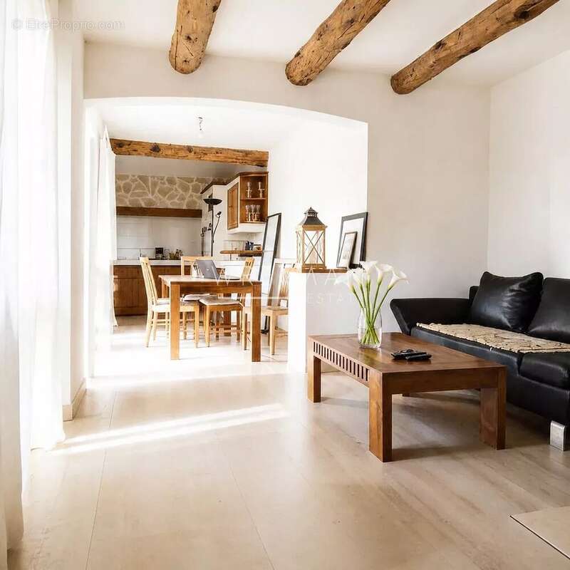 Maison à BAGNOLS-EN-FORET