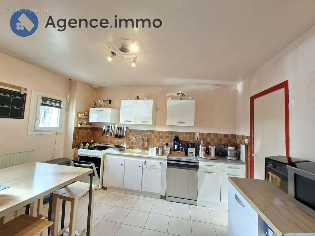 Maison à SAINT-OUEN-EN-BELIN