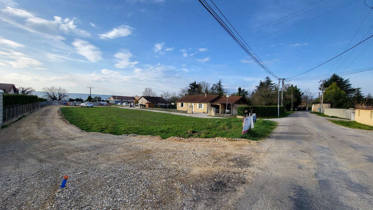 Terrain à BEAUREPAIRE