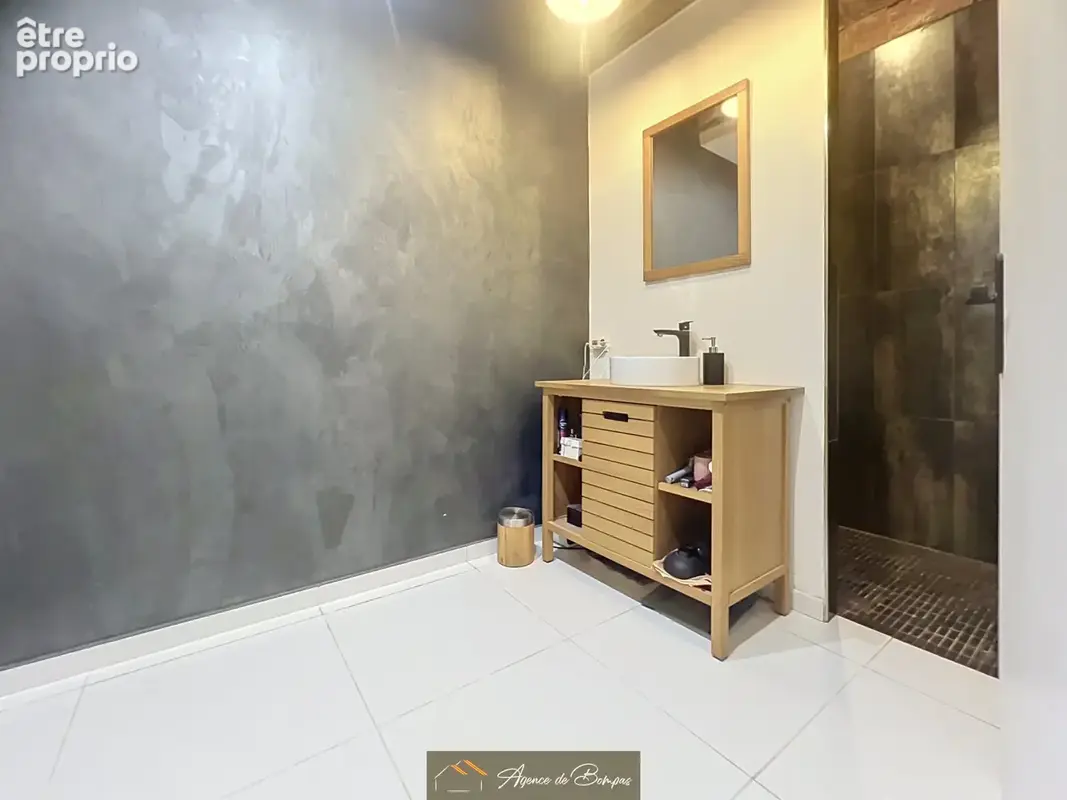 Appartement entierement renove  de type 2 65.77 m2 - photo 10