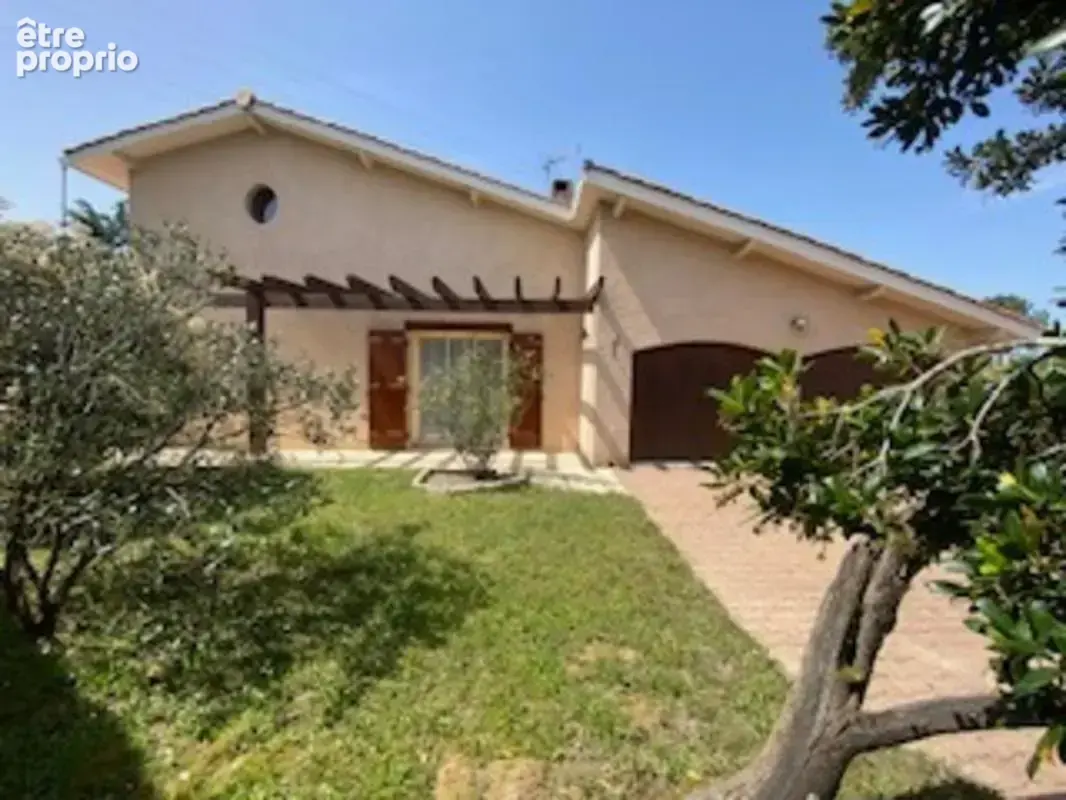 Maison familiale, jardin, piscine, garage et atelier 33320 LE TAILLAN MEDOC - photo 4