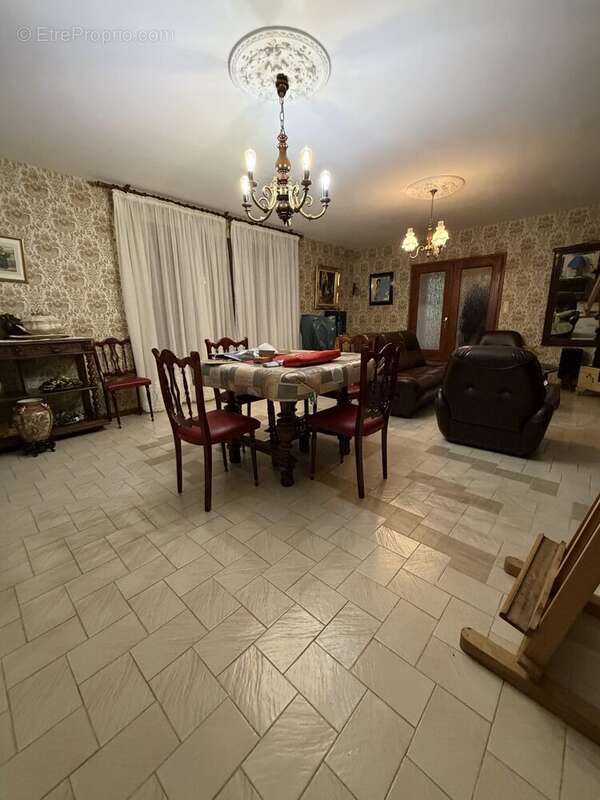 Maison à FROUZINS