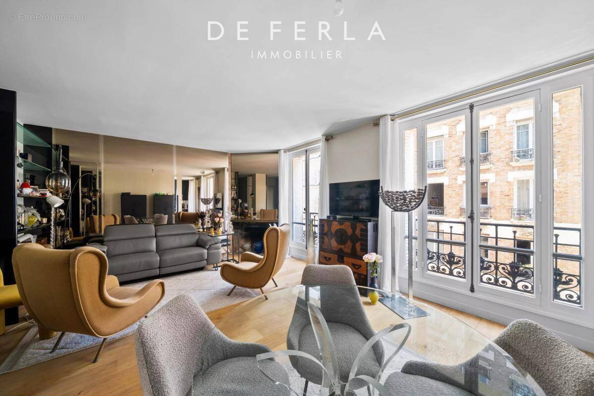 Appartement à PARIS-15E