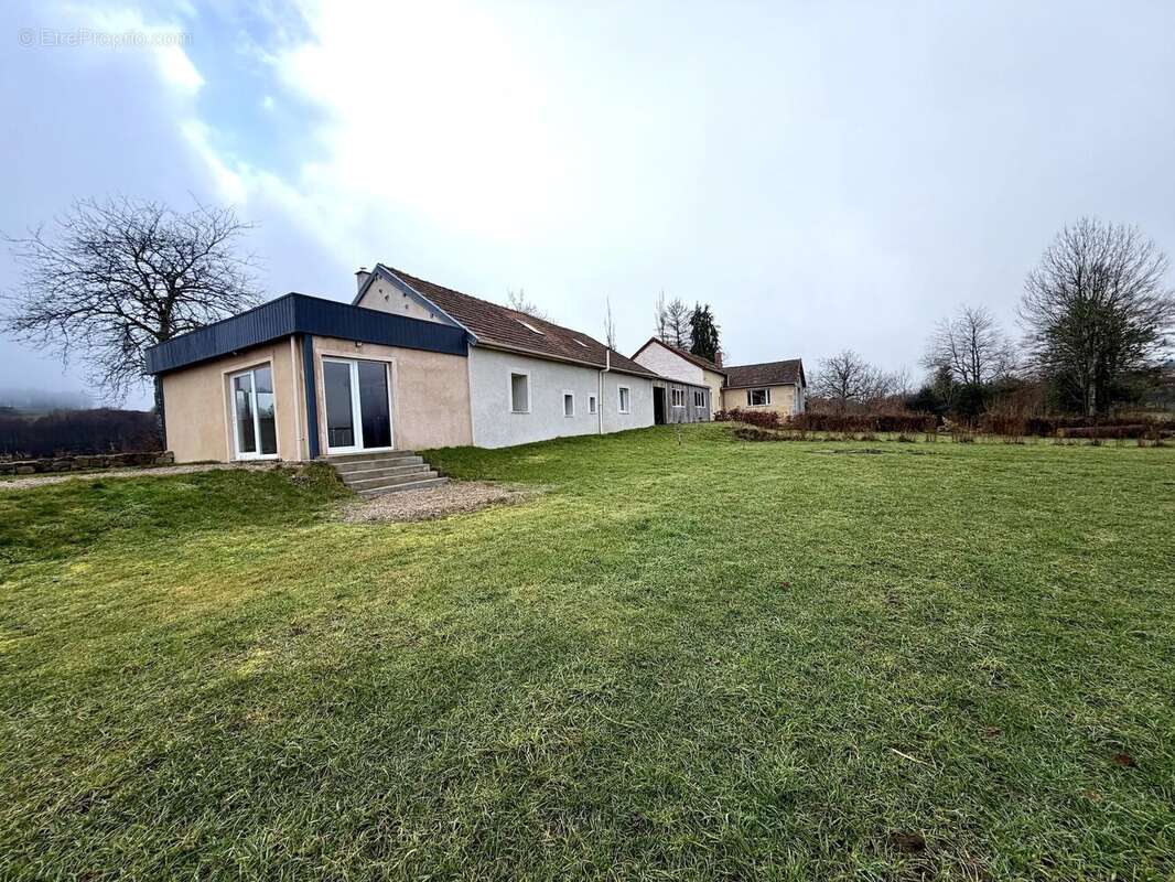 Maison à DUN-LES-PLACES