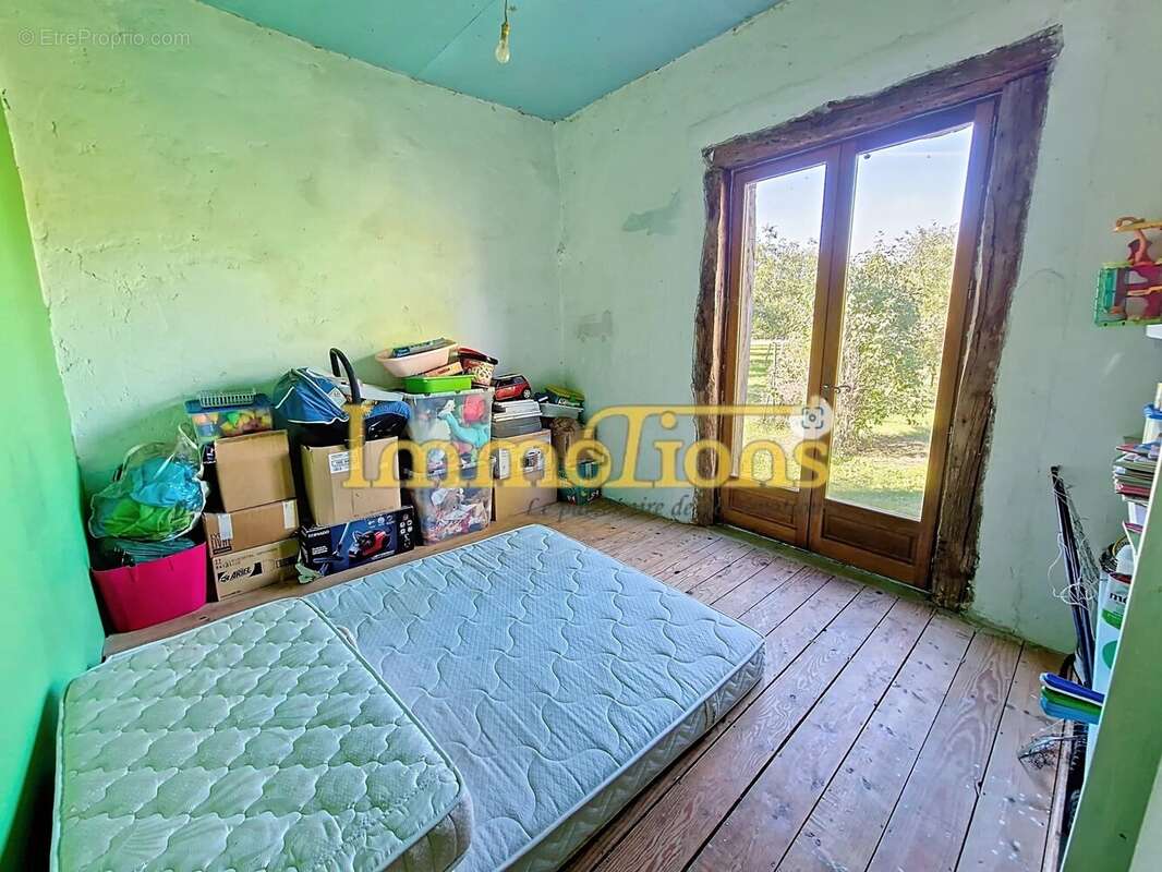 Maison à SAINT-HILAIRE-DU-ROSIER