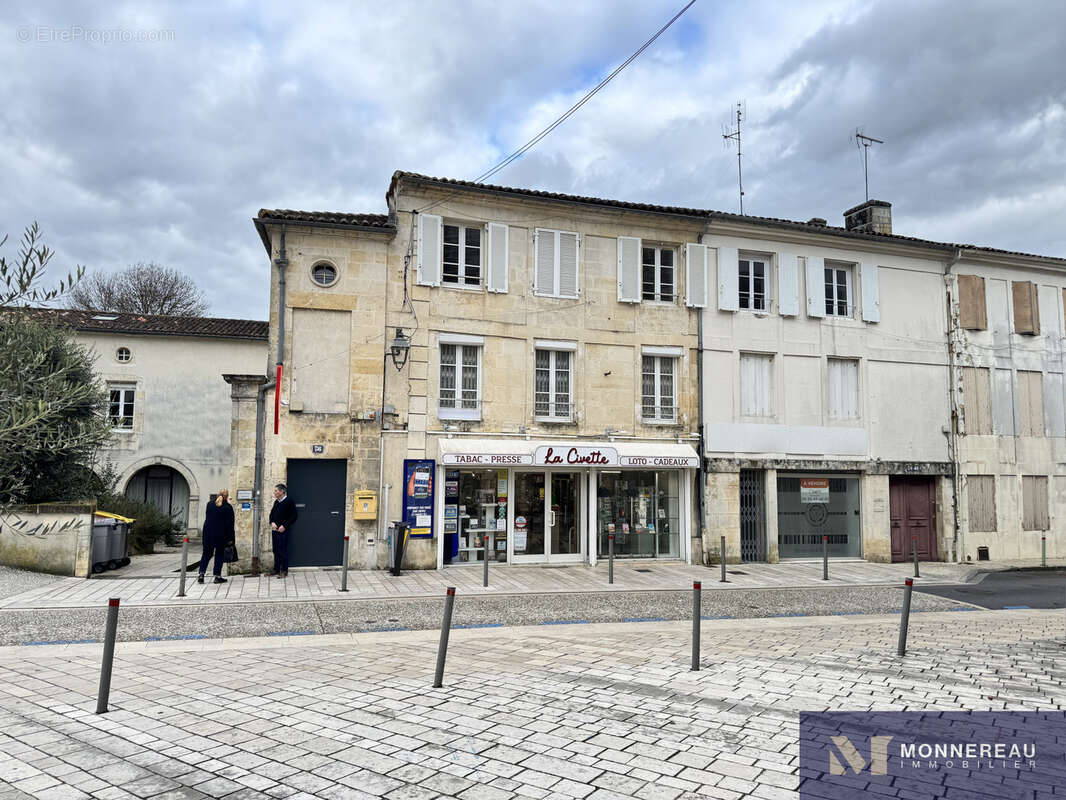 Commerce à JONZAC