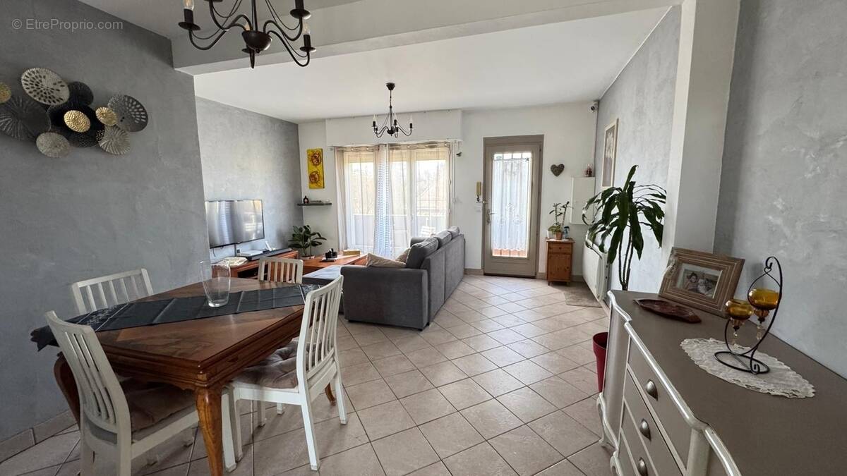 Appartement à PONTAULT-COMBAULT