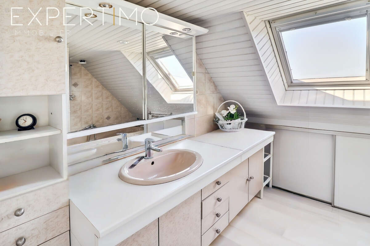 Propriété de caractère  vue mer de l'etage - quartier calme - photo 21
