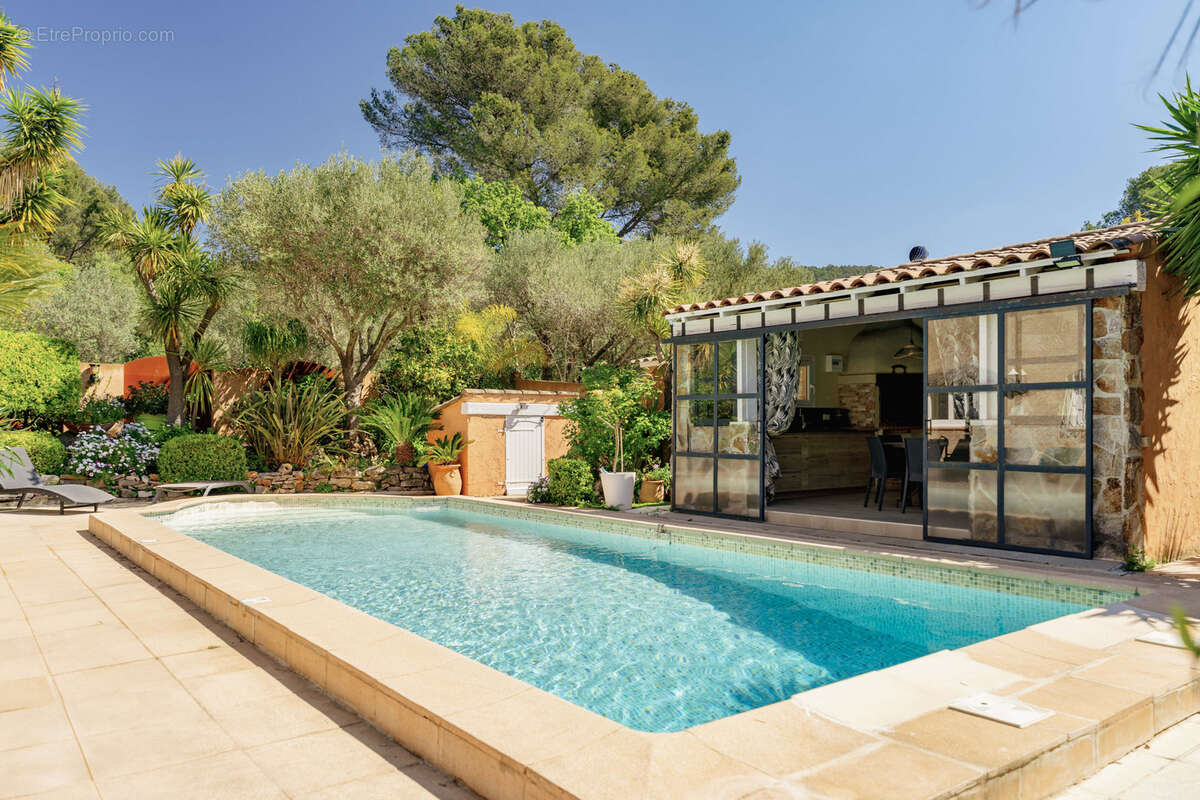 Maison à CARQUEIRANNE