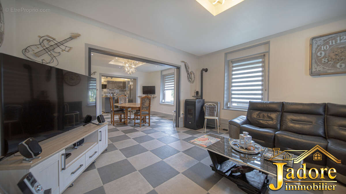 Ensemble immobilier entierement renove - photo 2