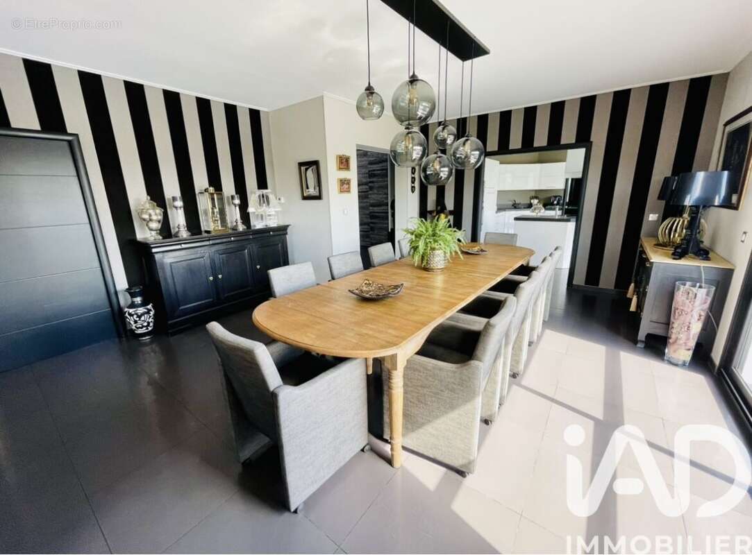 Photo 8 - Maison à MONT-SAINT-ELOI