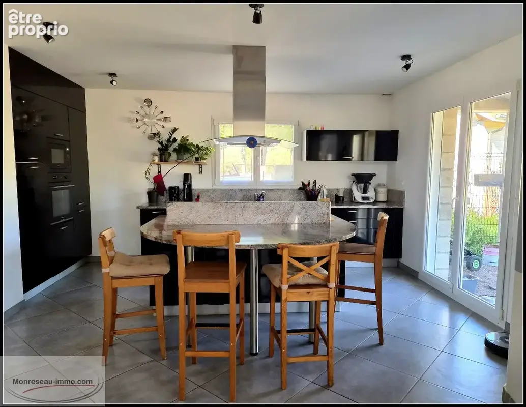 Maison unique dans la nature - 5 chambres - grand terrain - photo 6