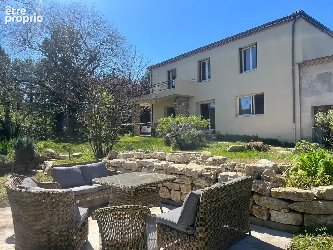 Propriété familiale de caractère avec dépendances et parc arboré   fort potentiel - photo 1