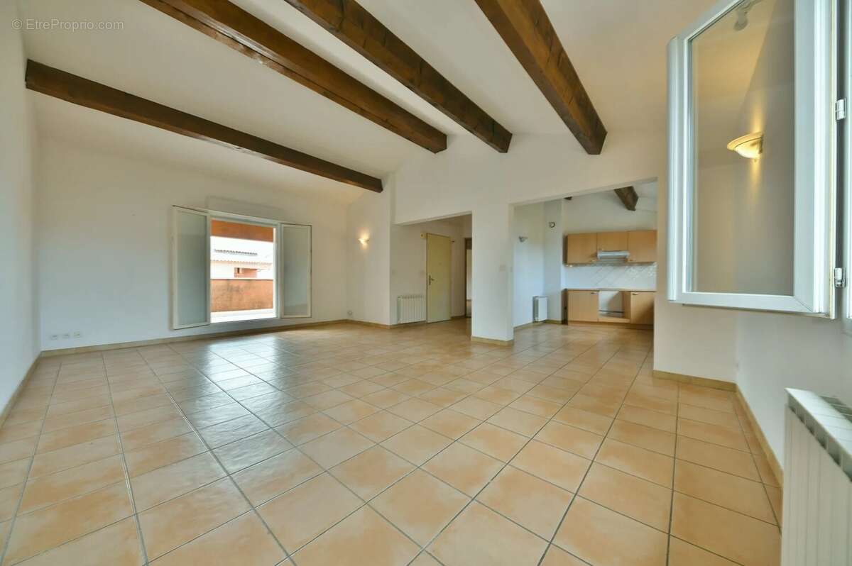 Appartement dans Uzès - photo 2