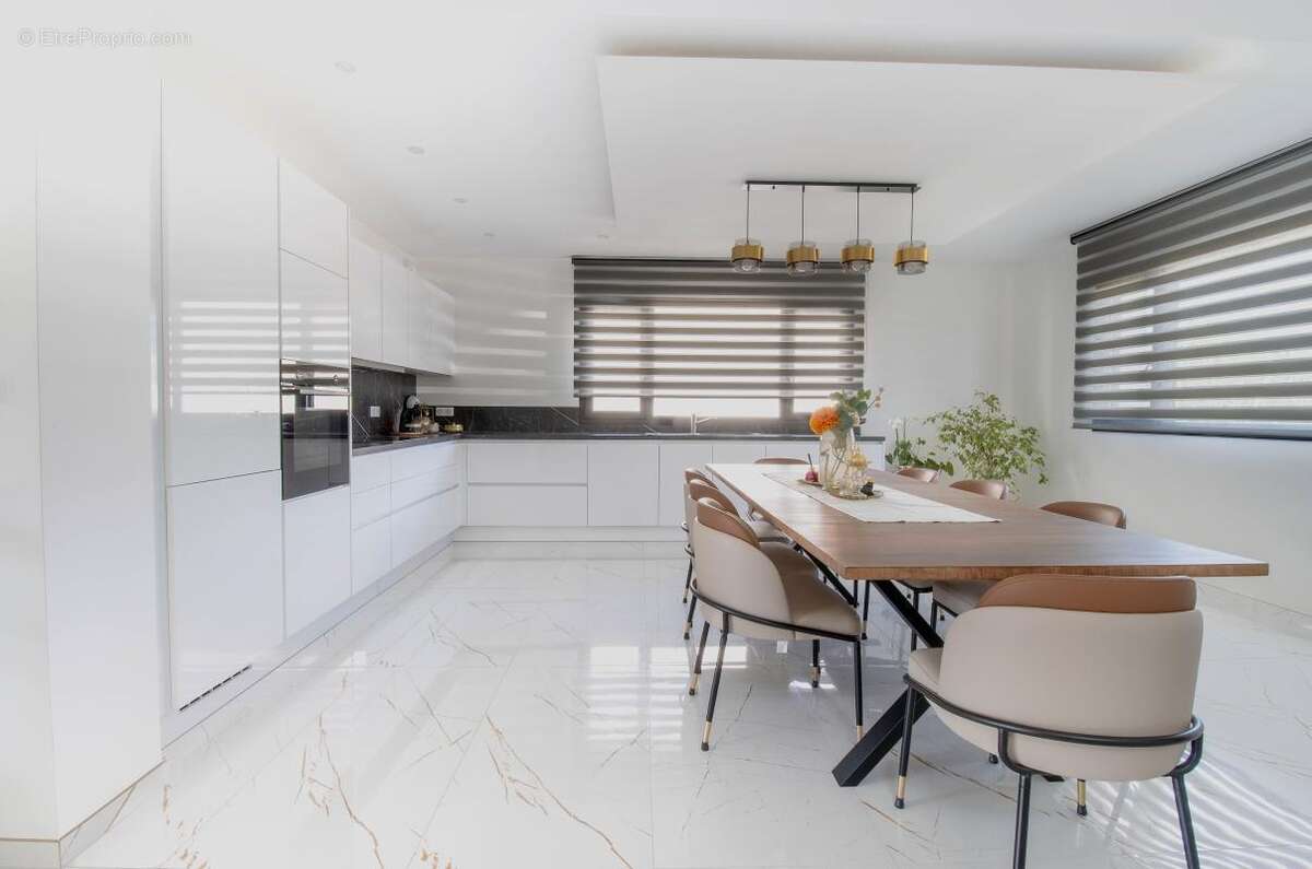 Maison Contemporaine 220 m² 5 Chambres - photo 3