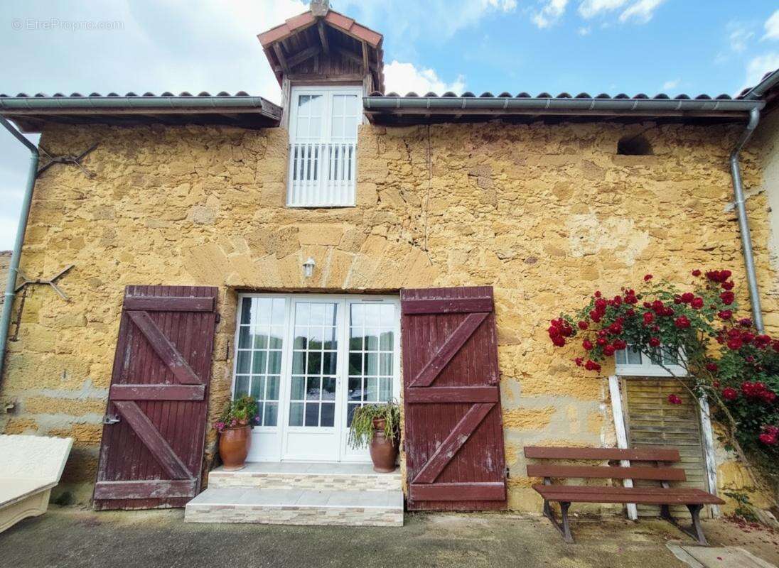 Deux maisons et pleins d'opportunités ! + - photo 10
