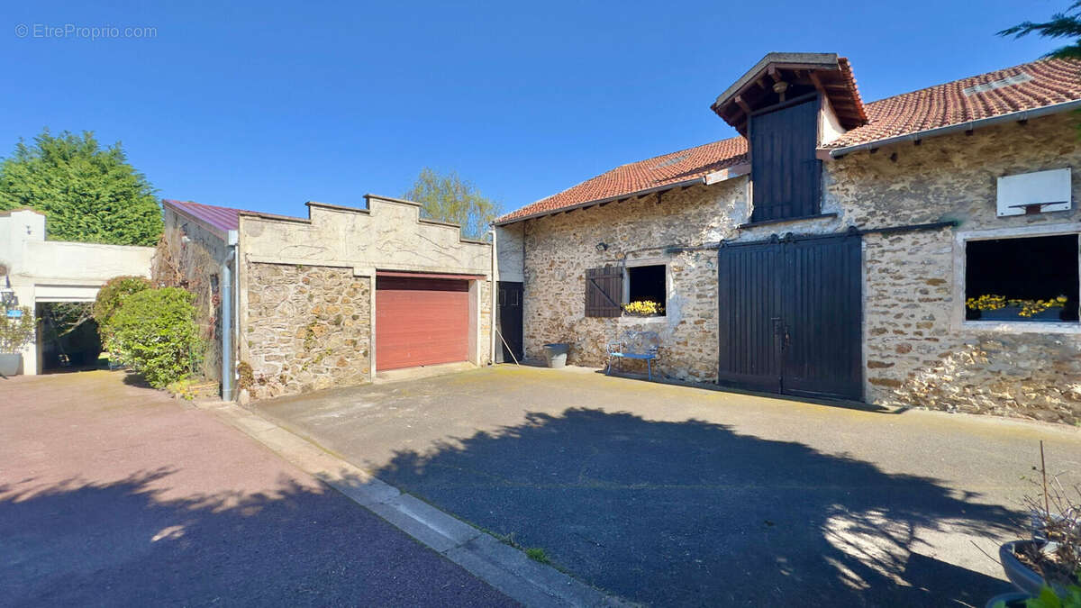 Maison à GRIGNY