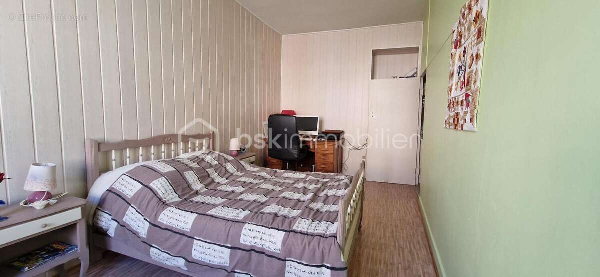Maison chaleureuse de 211 m² avec ancien atelier de 180 m² au cœur de Couhé - photo 11