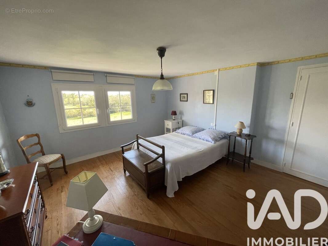 Maison 90 m² à Savigny  - photo 8