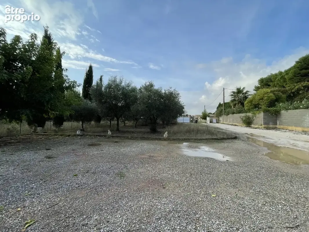 Terrain constructible de 1099 m² - photo 3