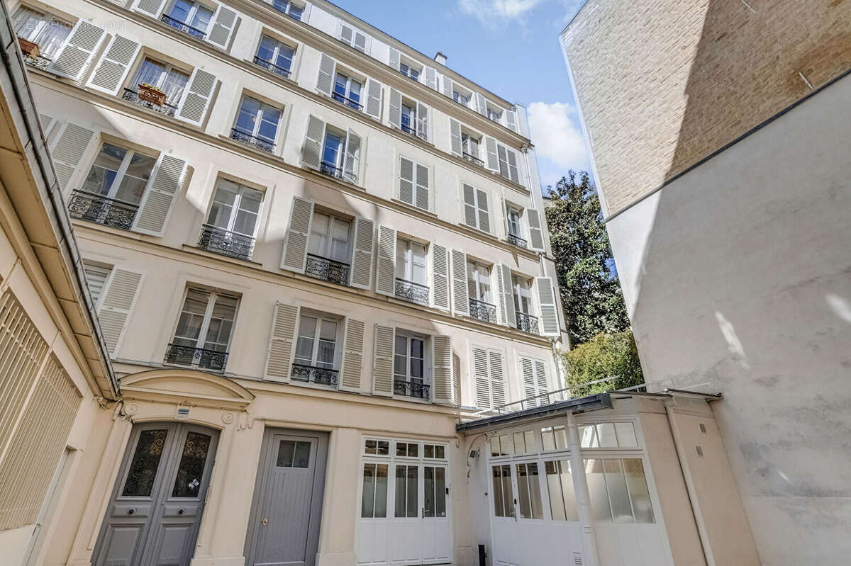 Appartement à PARIS-8E
