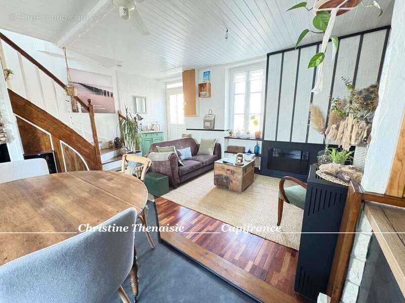 Maison à SAINT-JULIEN-DES-LANDES