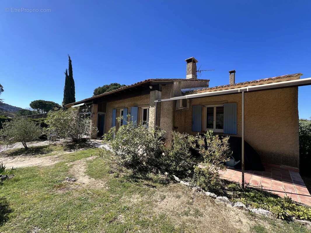 Maison à MAUBEC