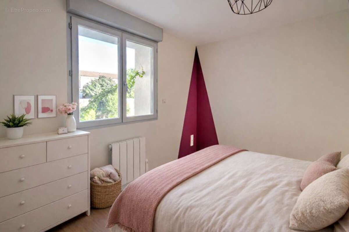 Maison à vendre 5 pièces - 4 Chambres - 122 m2 - FONTAINES SAINT MARTIN (69270) - photo 6