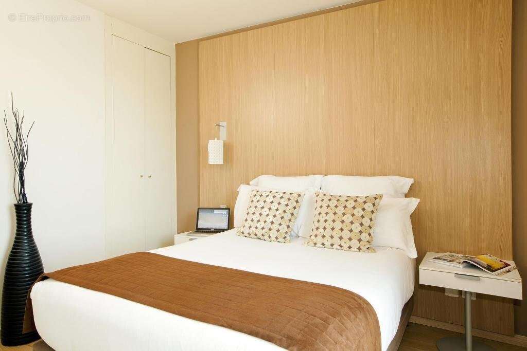INVESTISSEMENT LOCATIF  CARRIÈRES-SUR-SEINE  Résidence d'Affaires Residhome Carrières La Défense - 7.14% de rentabilité - photo 3
