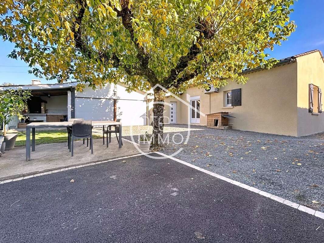 Maison à SAINT-PHILIPPE-D&#039;AIGUILLE