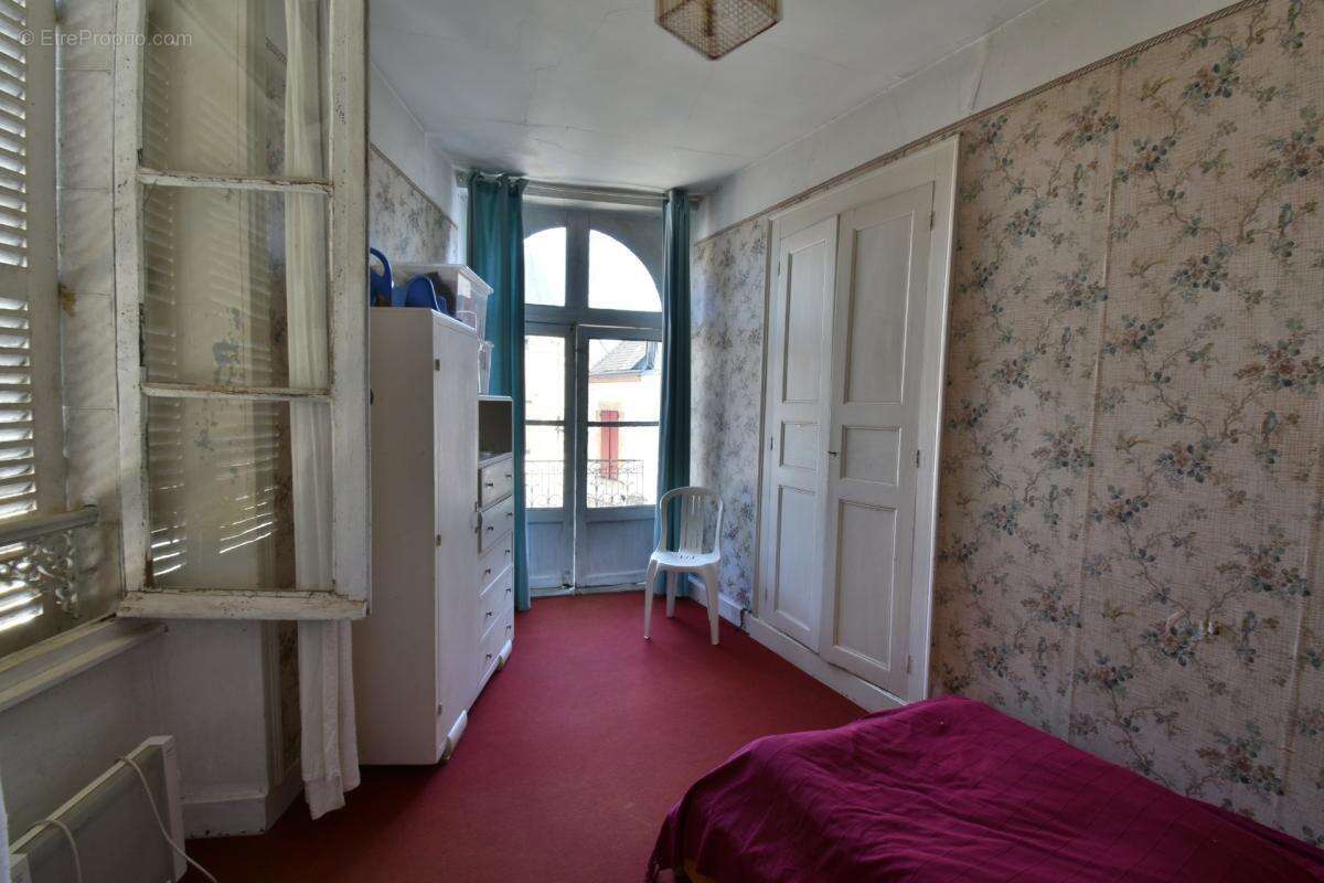 Maison familiale, 5 chambres, au coeur de Prissac (36) - photo 11