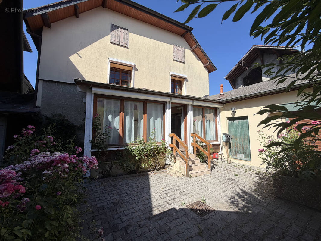 Maison à PERRIGNIER