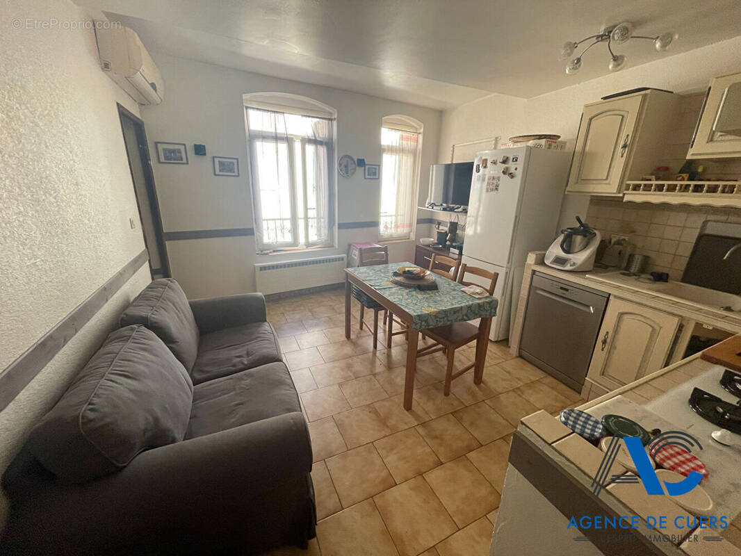 Appartement à CUERS