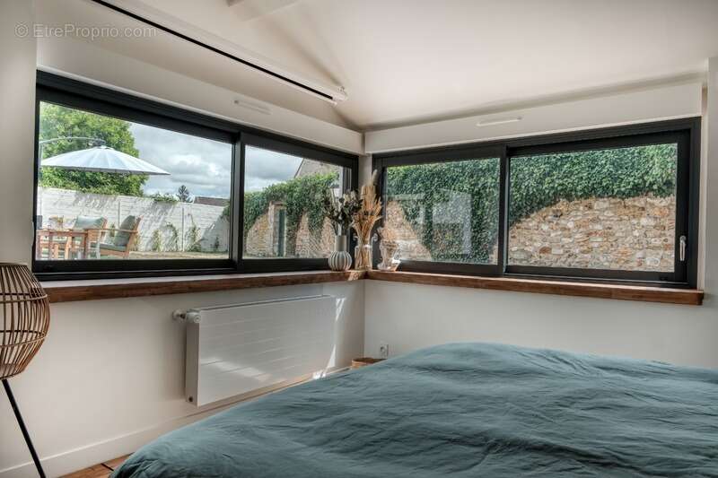 EXCLUSIVITE - Dpt Yvelines (78), à vendre à AUTOUILLET, Maison de caractère 5 pièces - photo 10