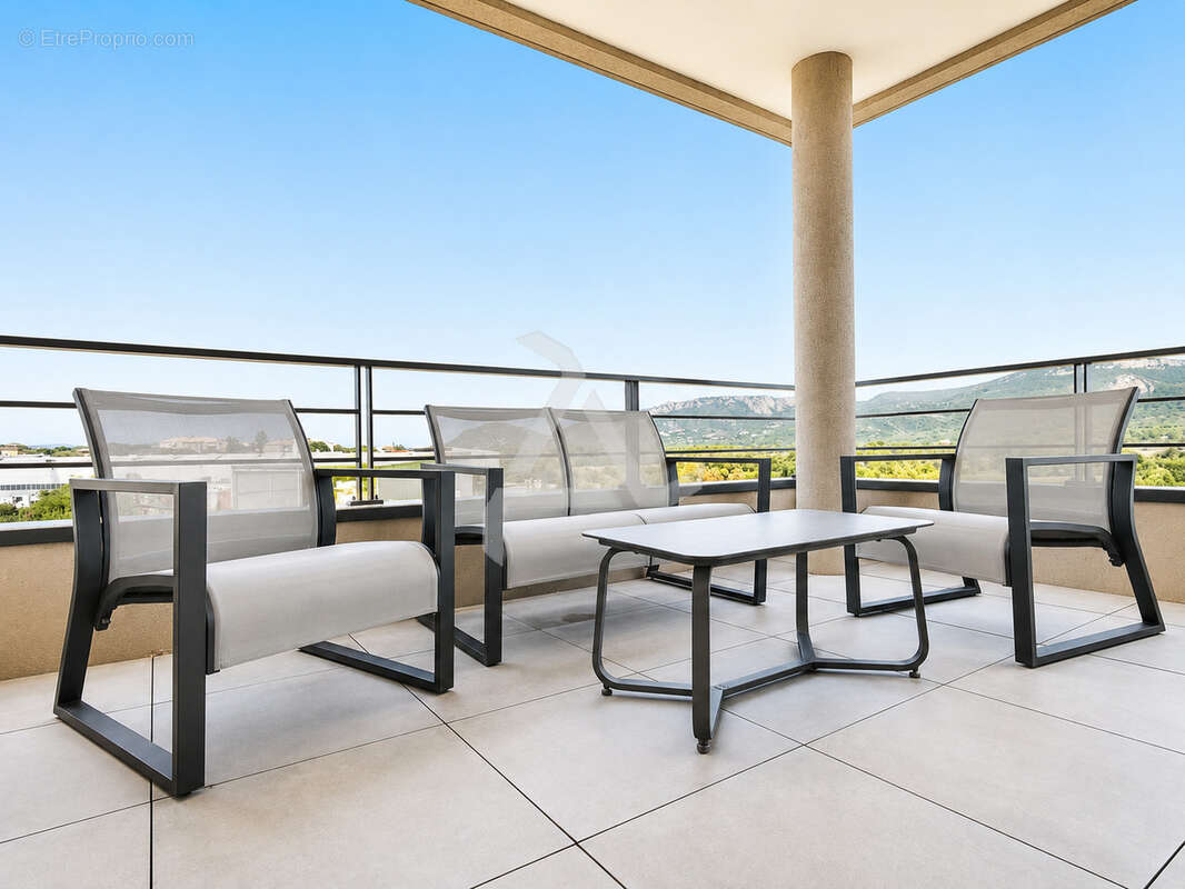 T3 avec terrasse proche du port et des commerces dans résidence moderne et sécurisée - photo 21