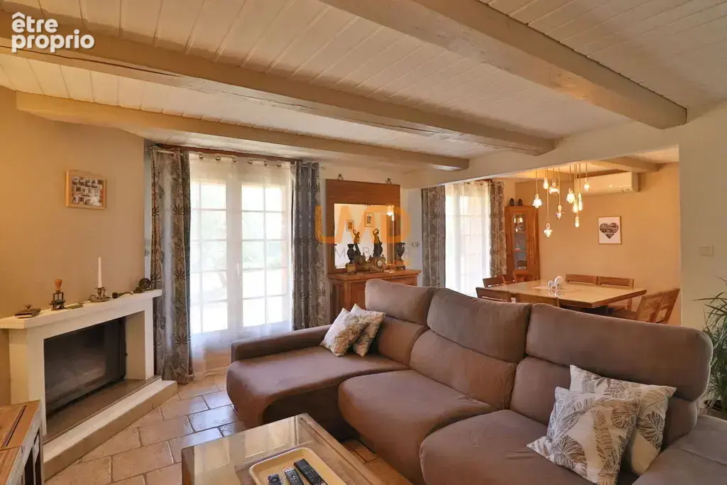 Maison de charme 4 chambres Terrain 2000m2 Piscine Calme Plein S - photo 4
