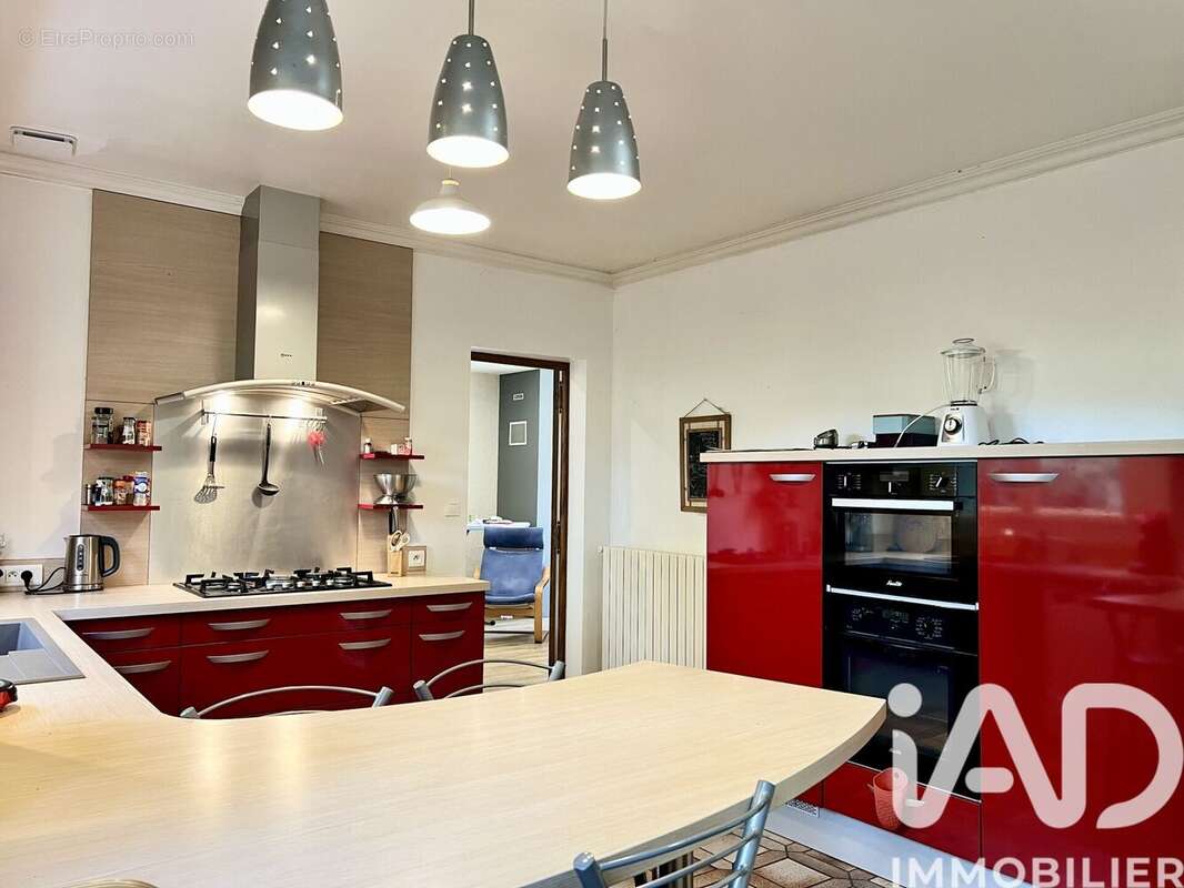 Maison 235 m² à Saint-Junien  - photo 4