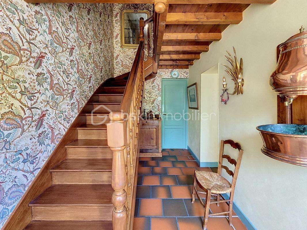 Du cachet et du charme pour cette confortable maison de 181m2. sur 1.1 hectare de terrain - photo 16