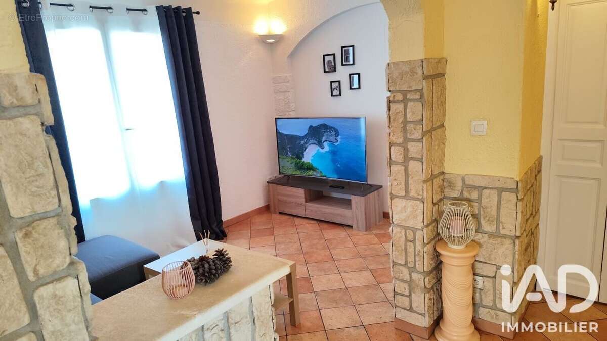 Appartement 69 m² à Marseille-4e  - photo 4