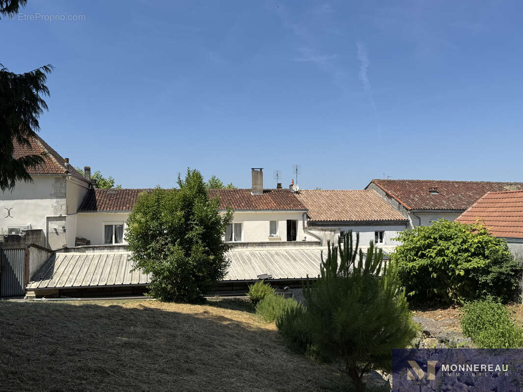 Ensemble immobilier avec local commercial et logement avec jardin - photo 15